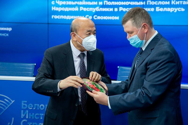 Взаимодействие между фабриками мысли Китая и Беларуси