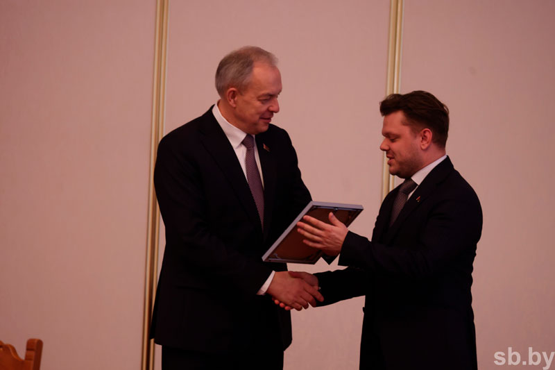 «Решать сложные задачи в условиях ограниченного времени»: Сергеенко провел встречу с коллективом БИСИ