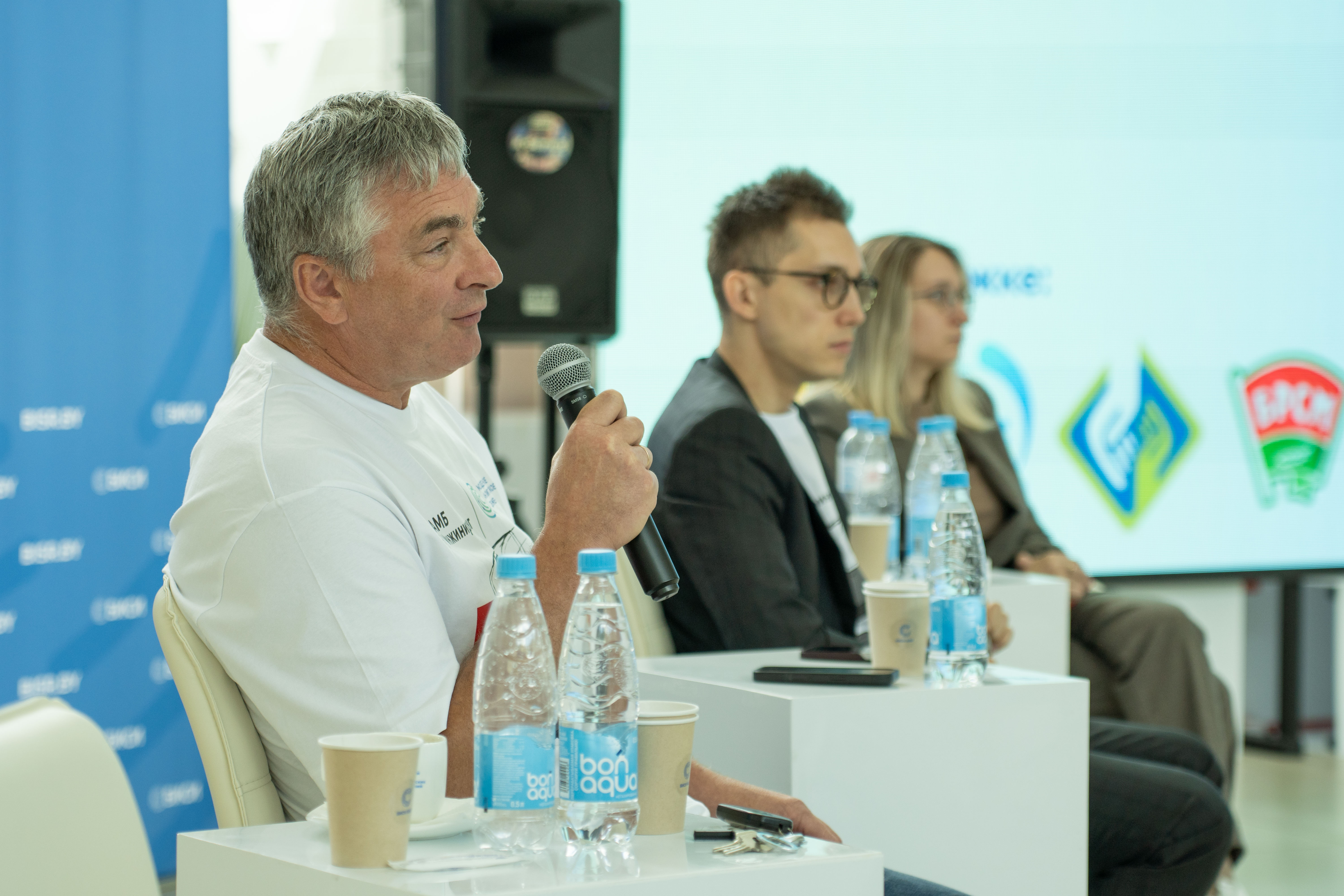 Первые шаги к будущим технологиям: от гибридного тягача МАЗ-Х до цифровых университетов и мезогородов