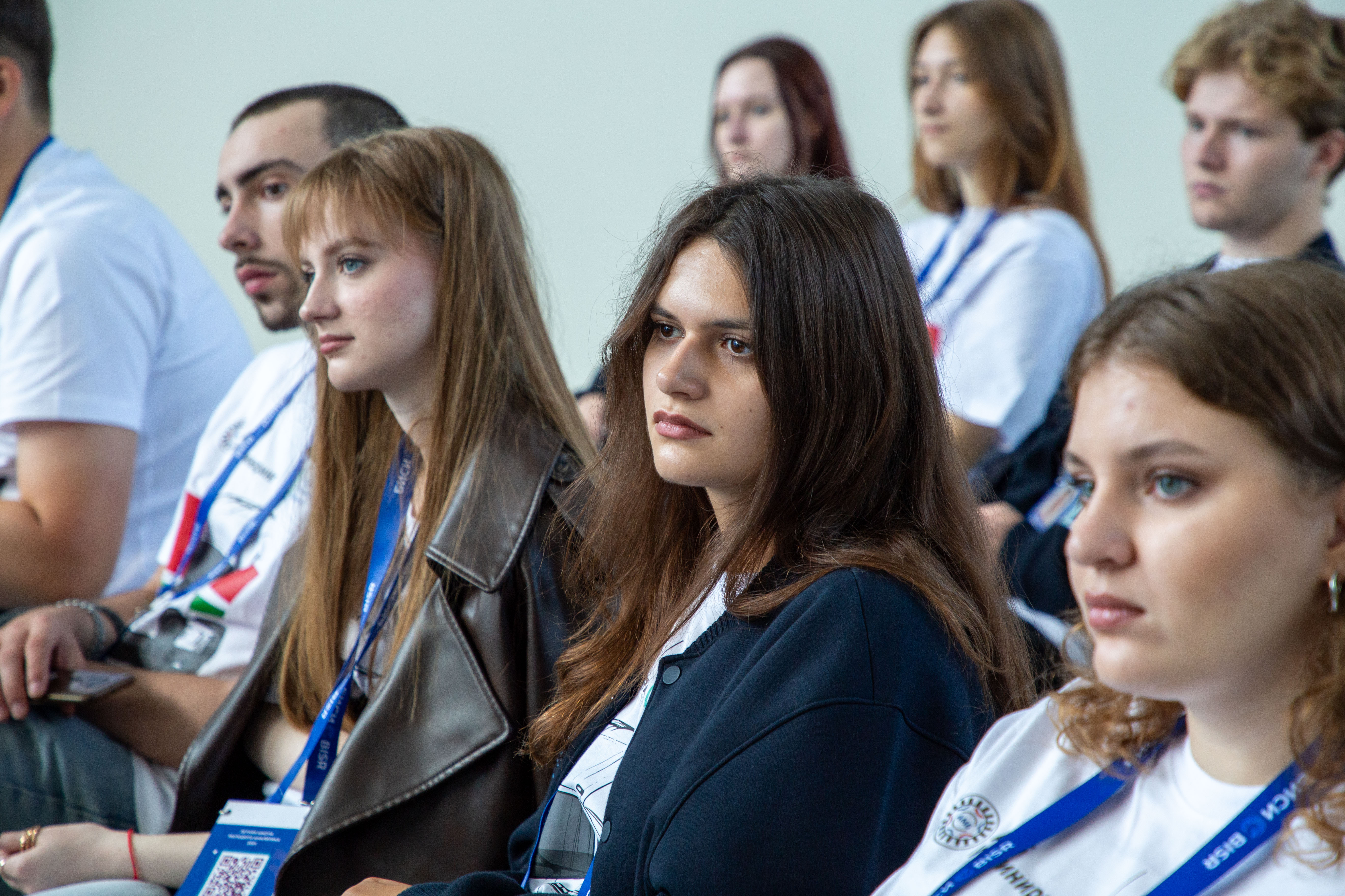 Первые шаги к будущим технологиям: от гибридного тягача МАЗ-Х до цифровых университетов и мезогородов