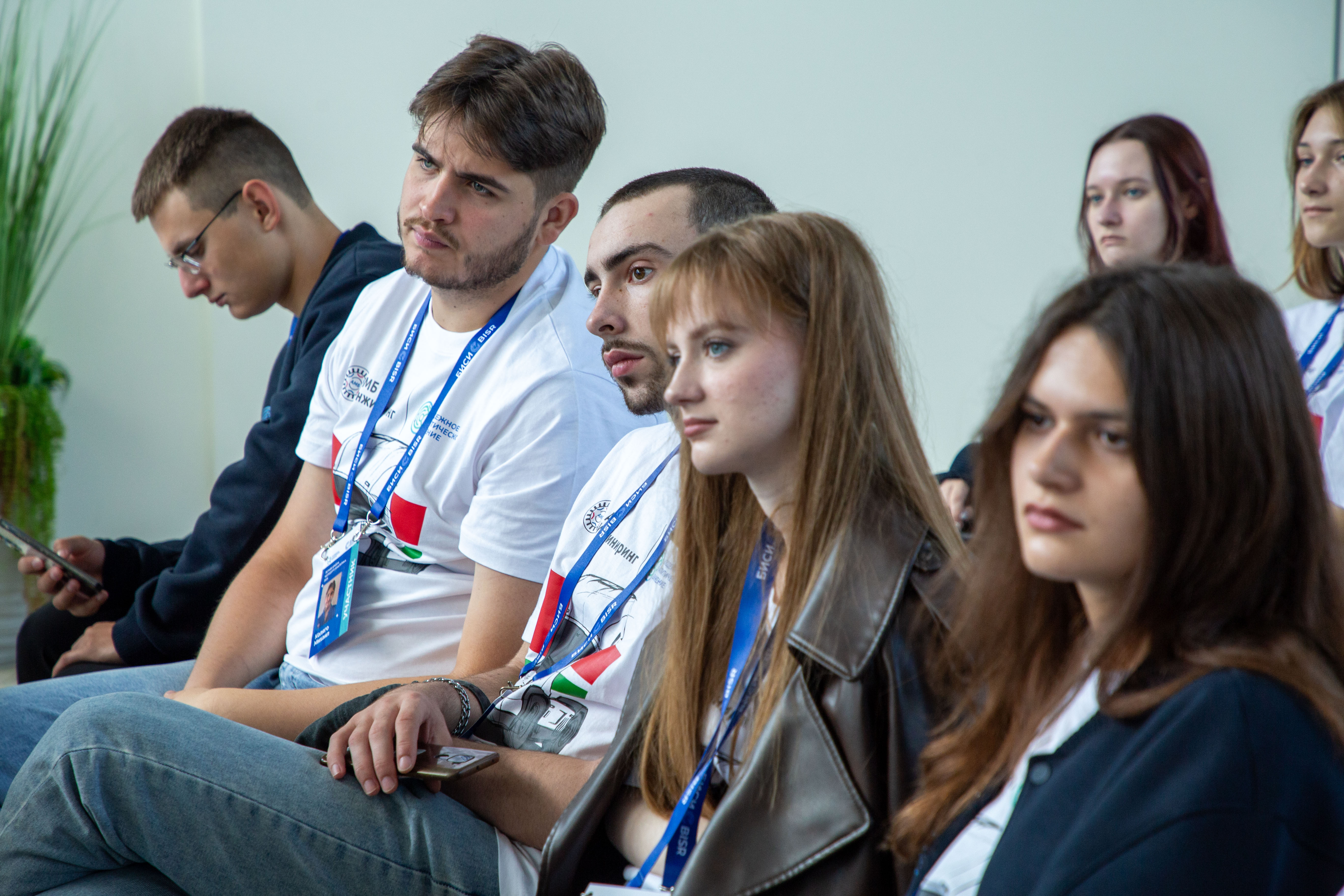 Первые шаги к будущим технологиям: от гибридного тягача МАЗ-Х до цифровых университетов и мезогородов