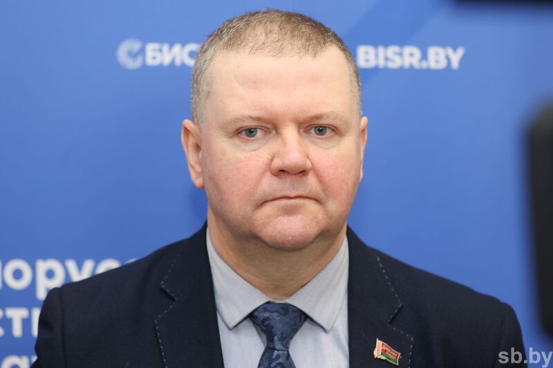 Олег Макаров