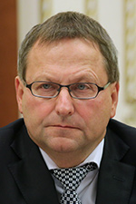 Манфред Хутерер.