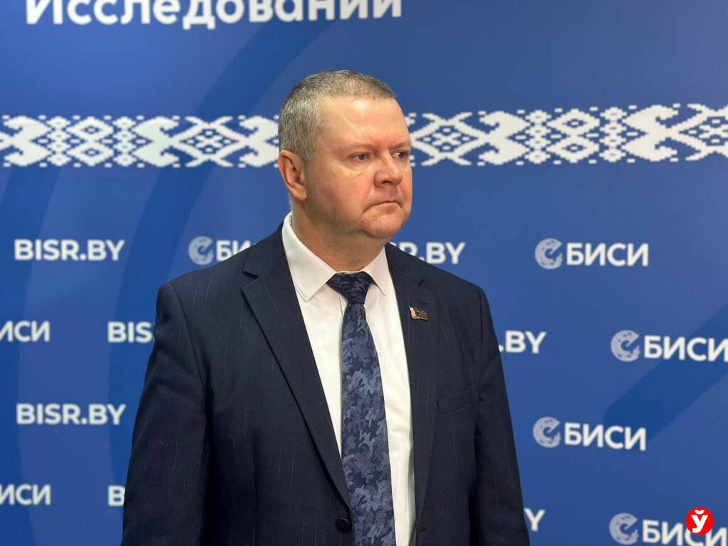 Олег Макаров